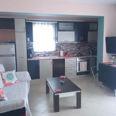 Sunny Apartment ساراندا المظهر الخارجي الصورة