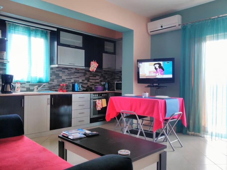 Sunny Apartment ساراندا المظهر الخارجي الصورة