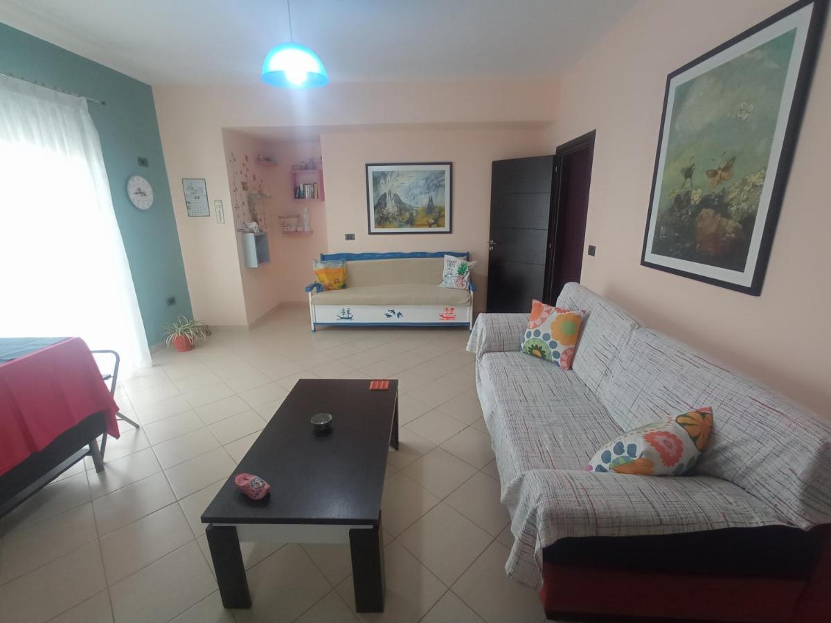 Sunny Apartment ساراندا المظهر الخارجي الصورة