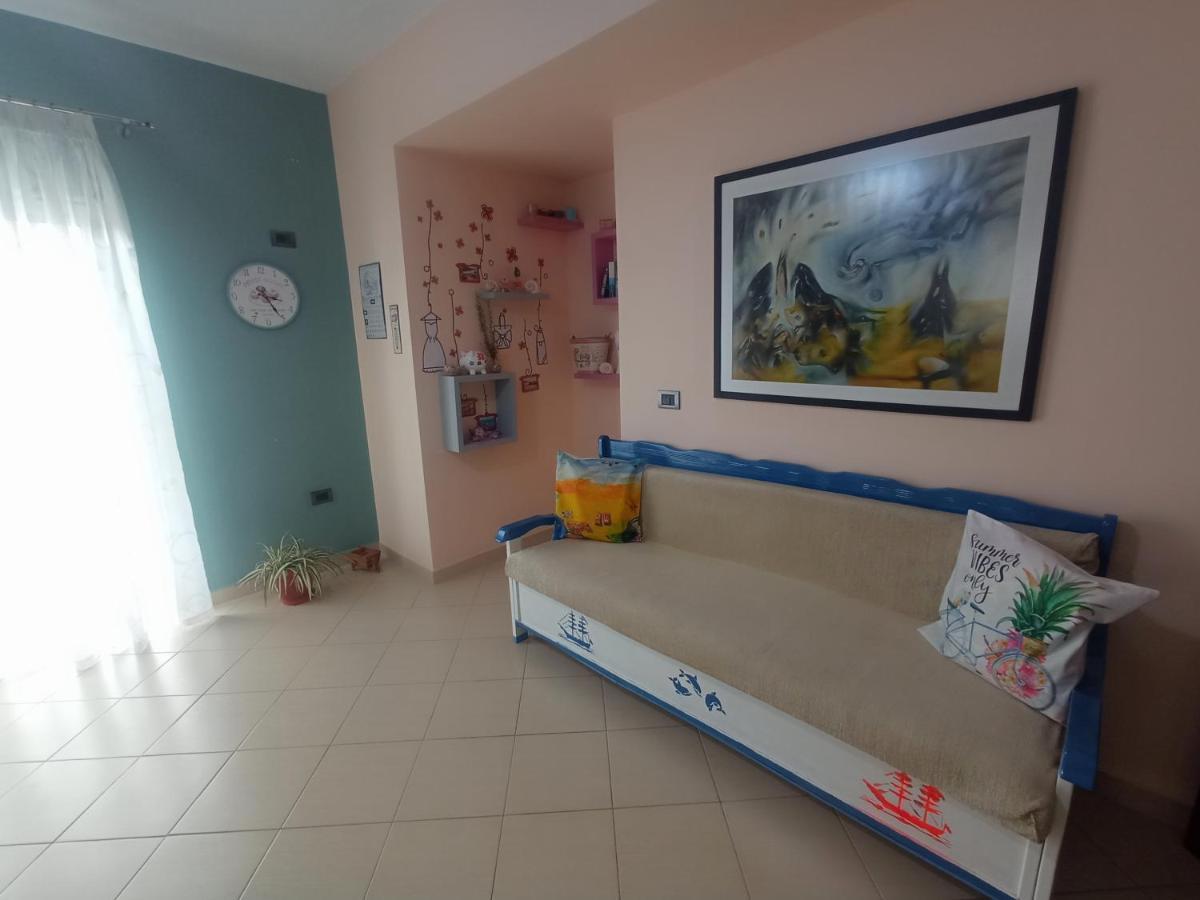 Sunny Apartment ساراندا المظهر الخارجي الصورة